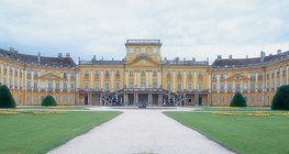 Фасад дворца Эстерхази в Фертёде, Венгрия (1760-е годы, барокко)