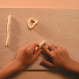 Изготовление салфеточного кольца из солёного теста для лепки – шаг 2