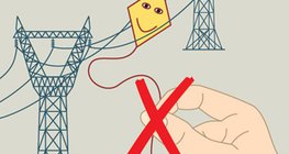 Нельзя прикасаться даже к шнуру бумажного змея, застрявшего в проводах линии электропередачи!