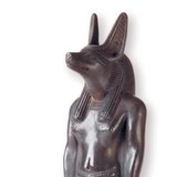 Çakal başlı, insan vücutlu Mısır tanrısı Anubis