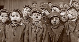 Дети, работающие на одной из шахт