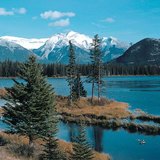 Tarn, lago di montagna in Canada