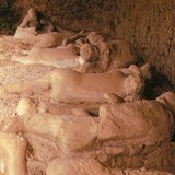 Гипсовые фигуры жертв Помпеи