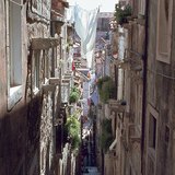 Dar Akdeniz sokağı