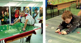 Игроки в пуговичный футбол