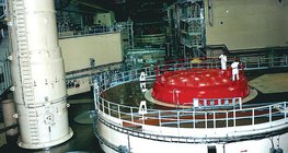 Bloques de reactores dentro del circuito primario en la central nuclear de Paks