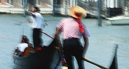 Gondolas ở Venice