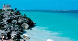 Голубая морская вода
