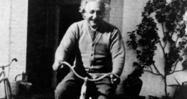 Альберт Эйнштейн (1879–1955), физик-теоретик