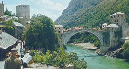El famoso Puente Viejo de Mostar, Bosnia y Herzegovina
