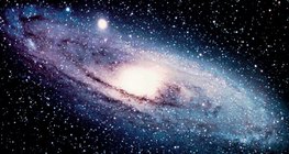 La galaxia de Andrómeda, la galaxia gigante más cercana a la Tierra