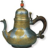Богато украшенный турецкий чайник