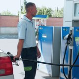 Заправка автомобиля на заправочной станции (АЗС)