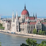 Вид на здание Парламента (Будапешт, Венгрия)