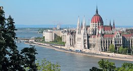 Вид на здание Парламента (Будапешт, Венгрия)