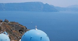 Edificio religioso típico de Thira (griego)