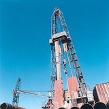 Нефтяная буровая вышка в Сибири