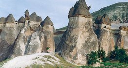 Скальные образования («камины фей») в Каппадокии, Турция