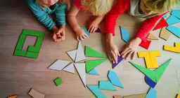 مغامرات هندسية 1. - اللعب بأشكال هندسية