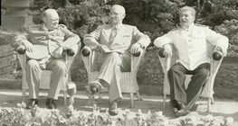 تشكل العالم ثنائي القطب