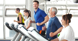 Caminadoras en el gimnasio